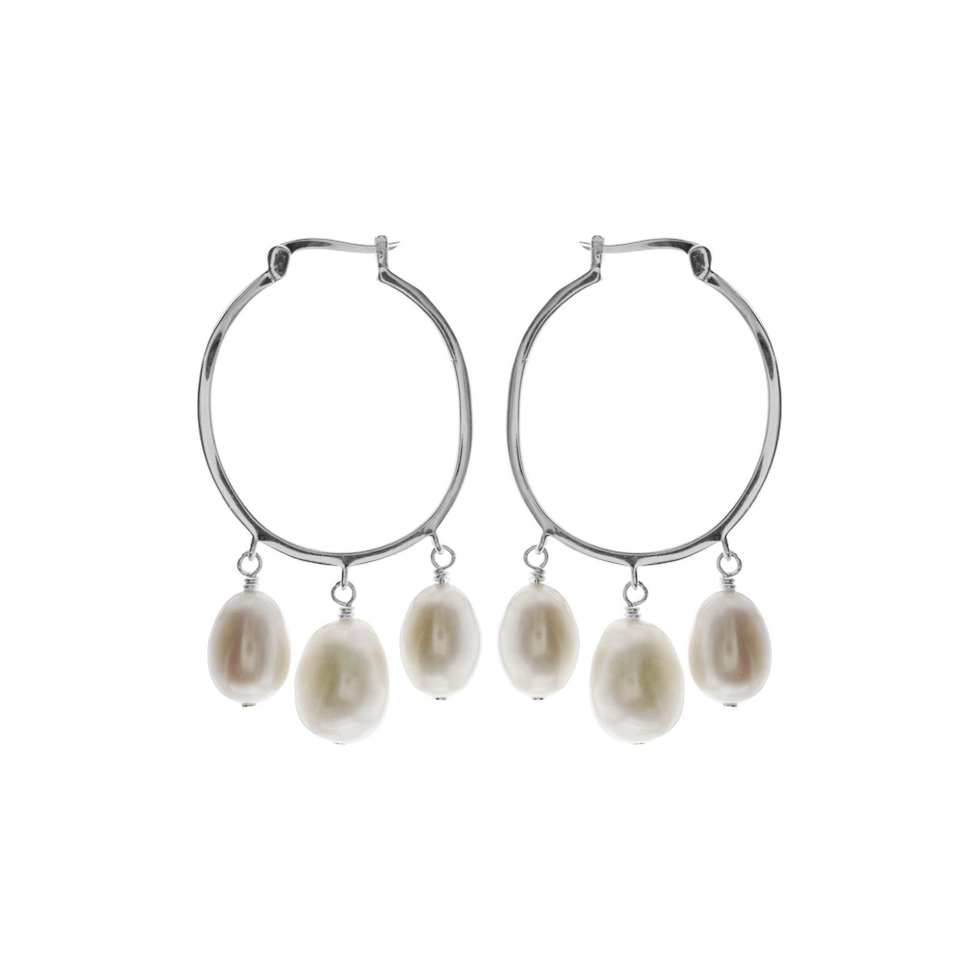 Oval Creole earrings with three hanging pearls