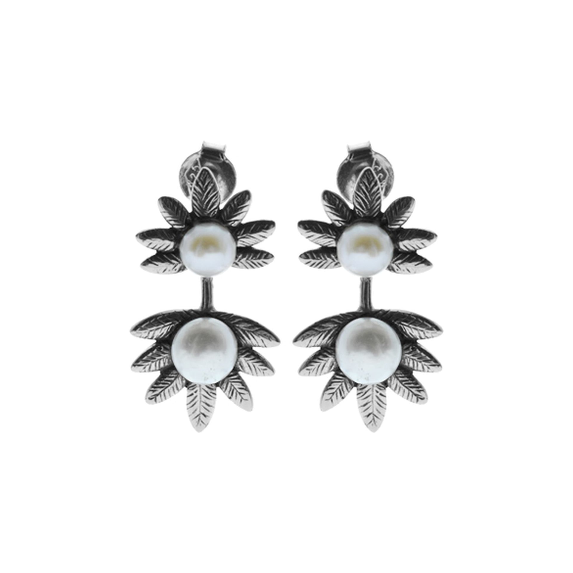 Chloe floral earrings with pearl