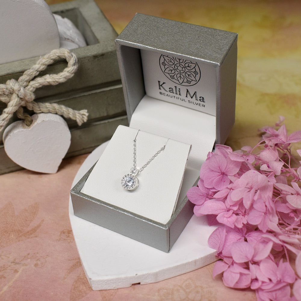 Davina bobble surround pendant