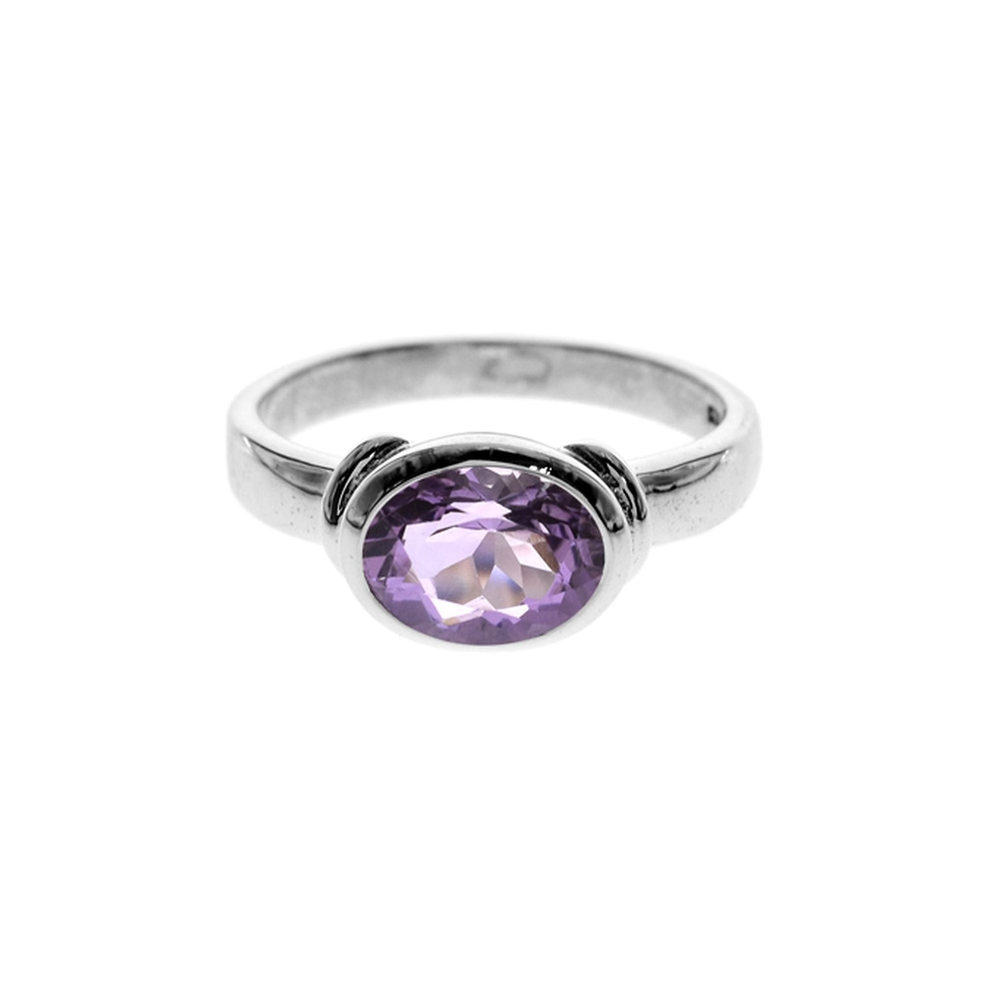 Lola oval amethyst facet with shoulder detail ring