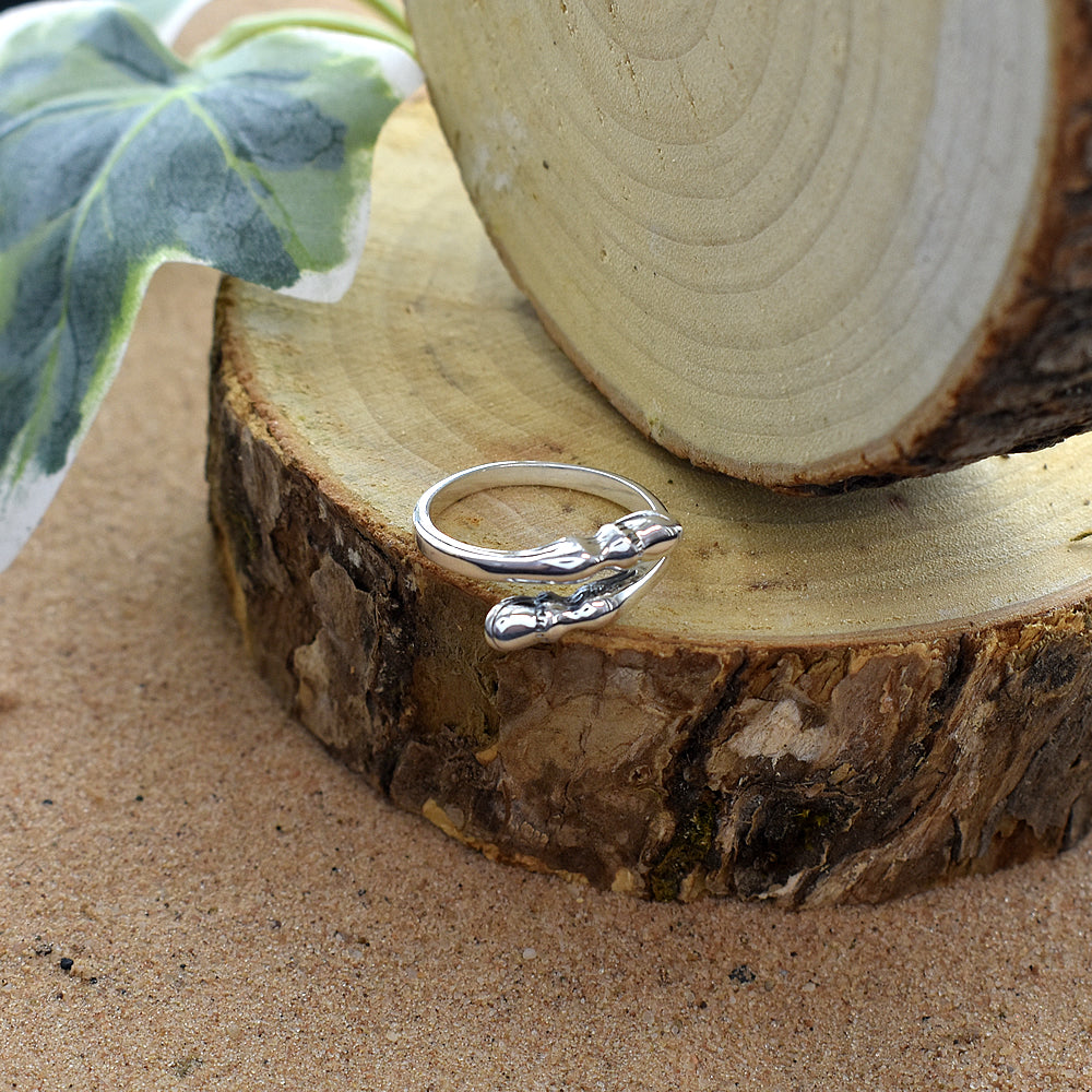 Cavelli overlapped horses hooves ring