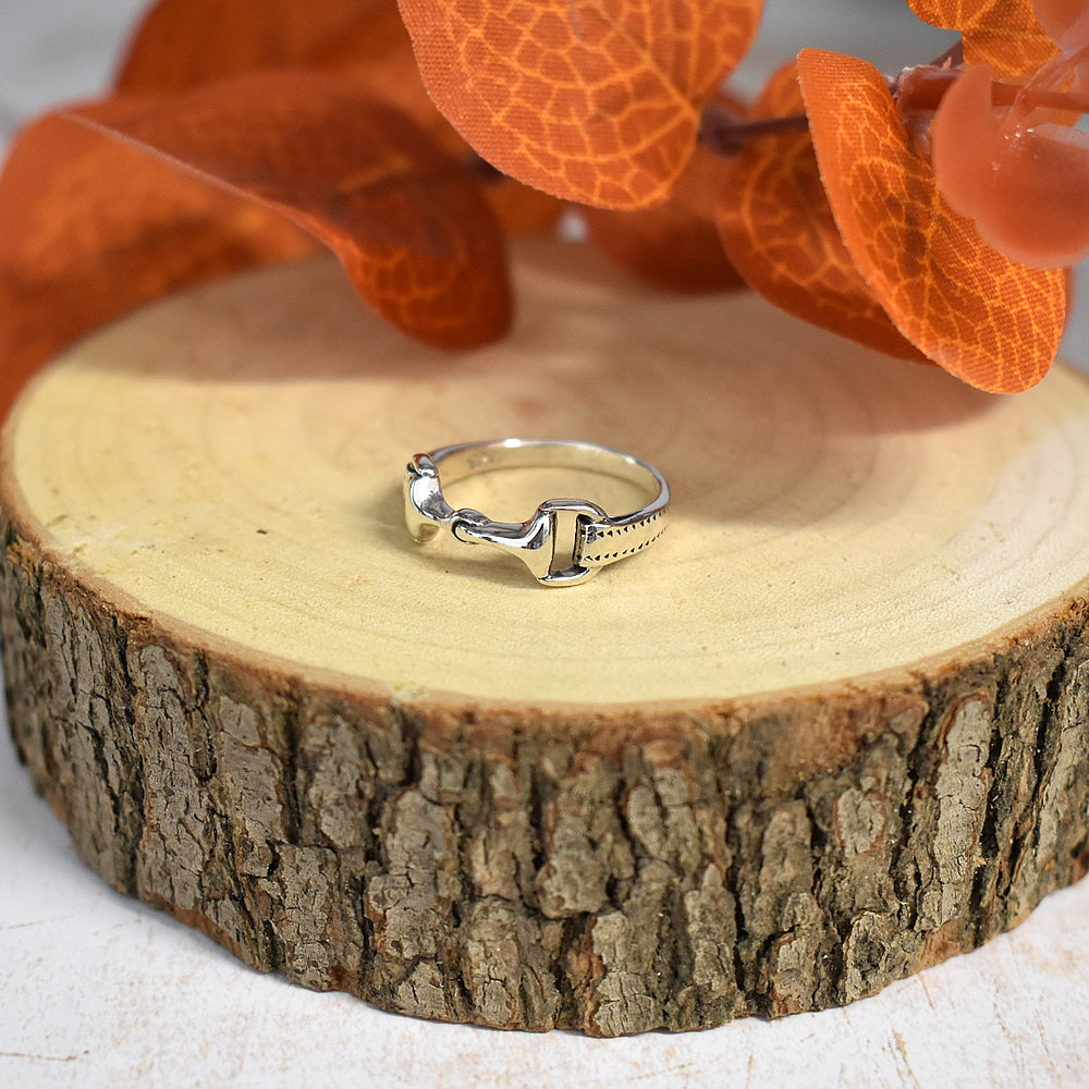 Cavelli snaffle bit & buckle ring