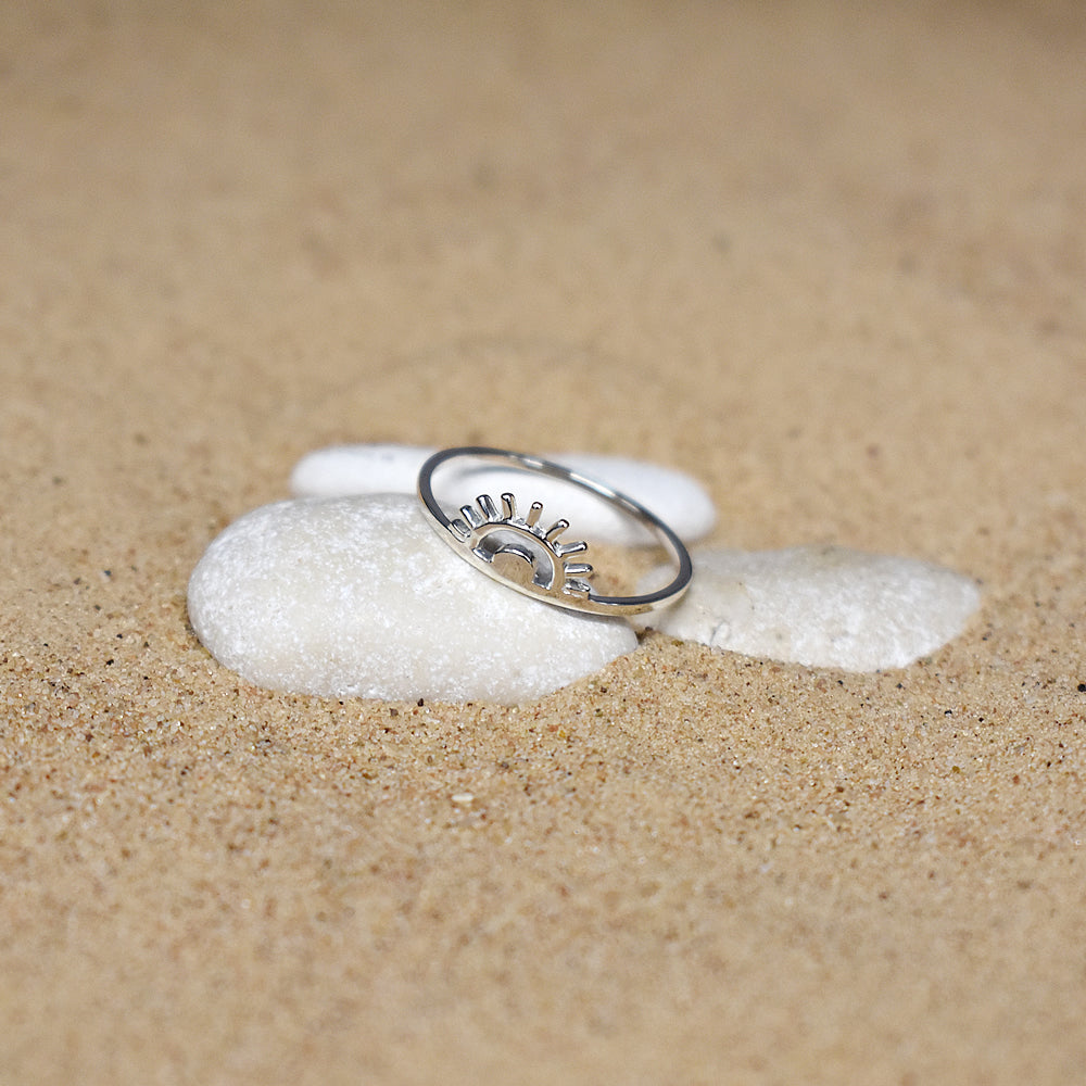 Ginelle horizon sunrise ring