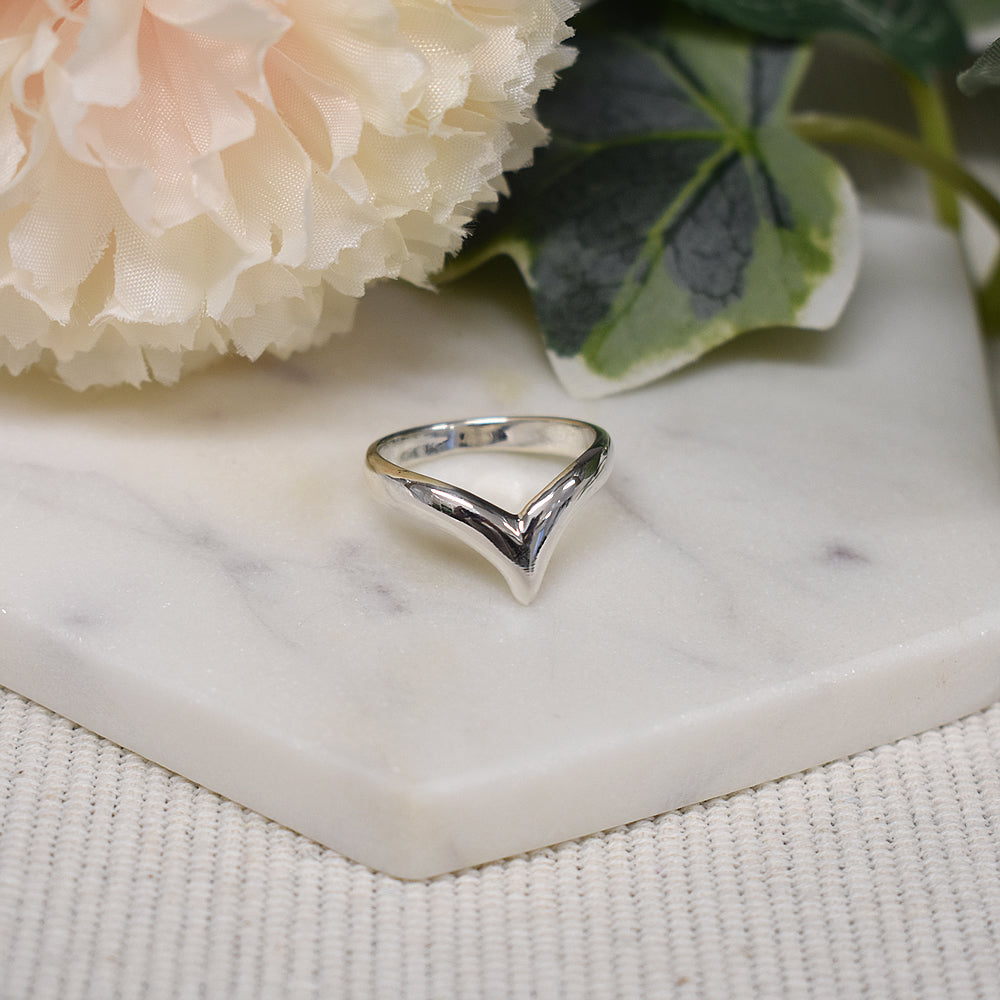 Bria tapered steep wishbone ring