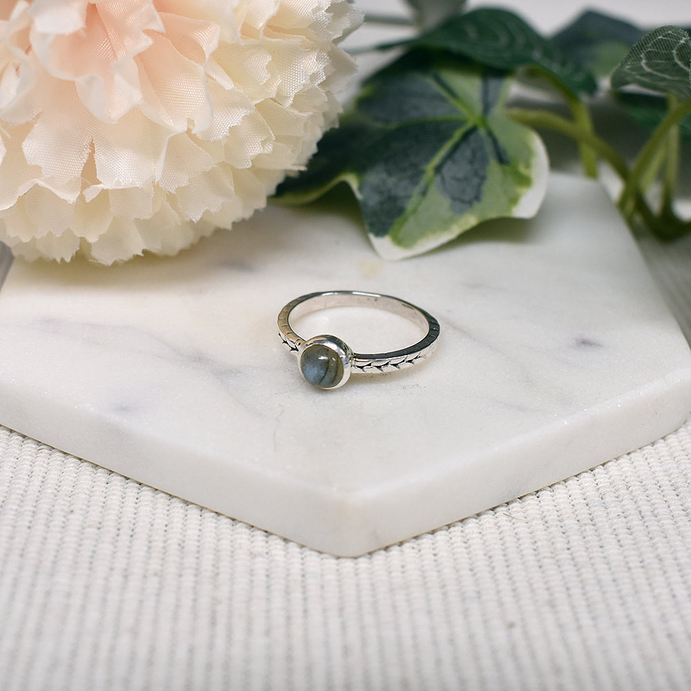Lola round labradorite plaited shank ring