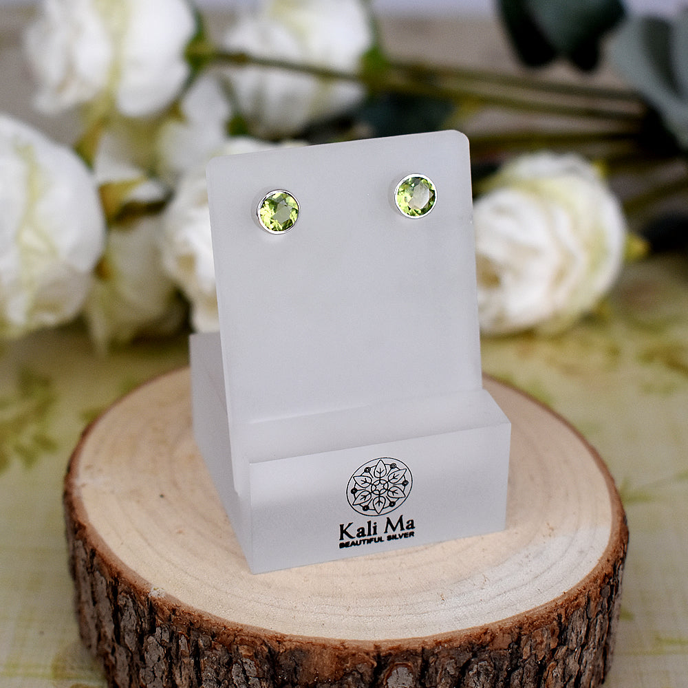 Samira plain round peridot facet studs