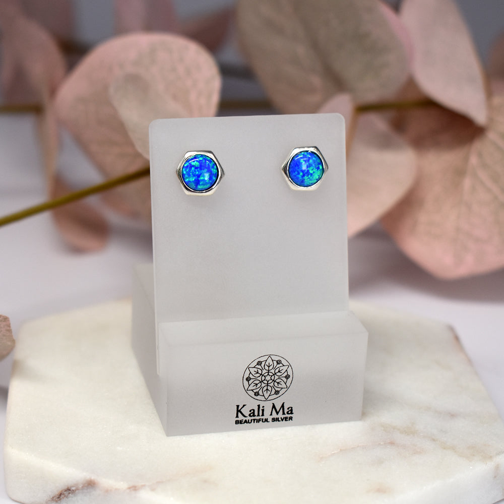 Diana hexagon with round blue opalique studs
