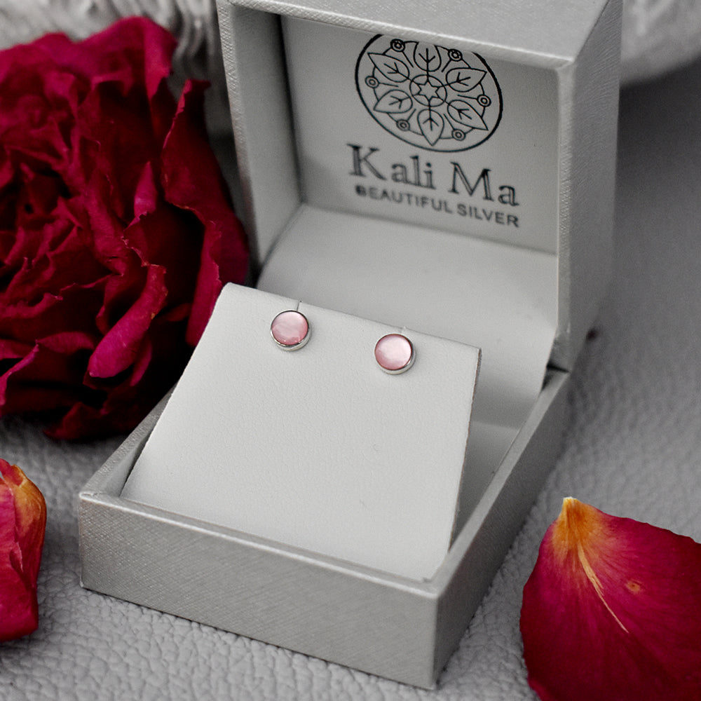 Bronwen simple round pink mother of pearl studs