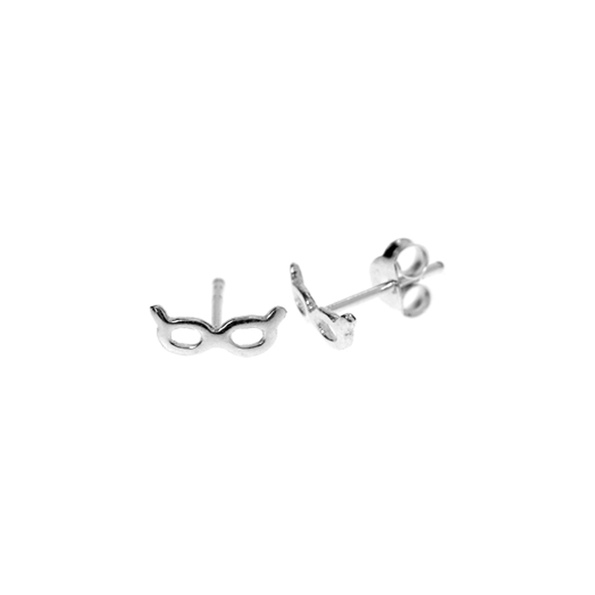 Simple mask studs