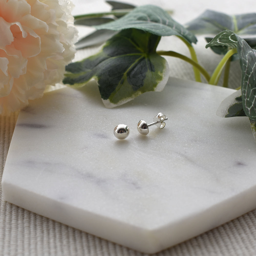 Lara medium dome studs