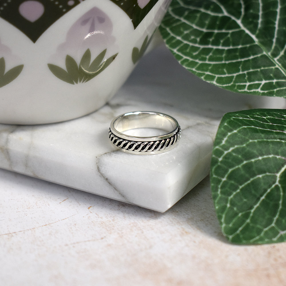 Harley spinning ring with oxidised diagonal pattern