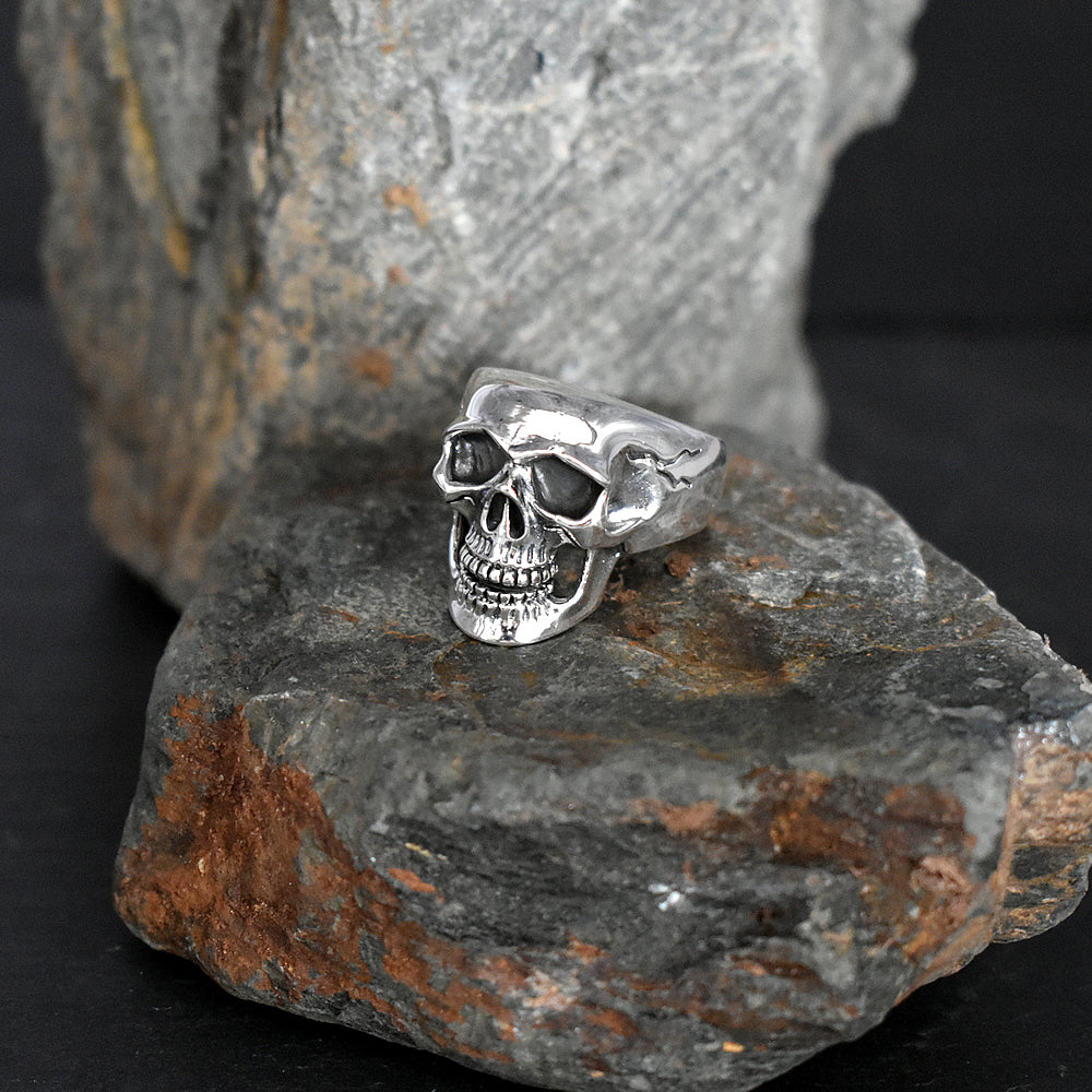 Harley plain silver large skull ring
